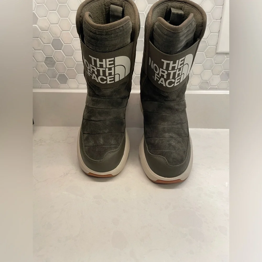 The North Face Green Winter Boots Women’s size 6.5‎